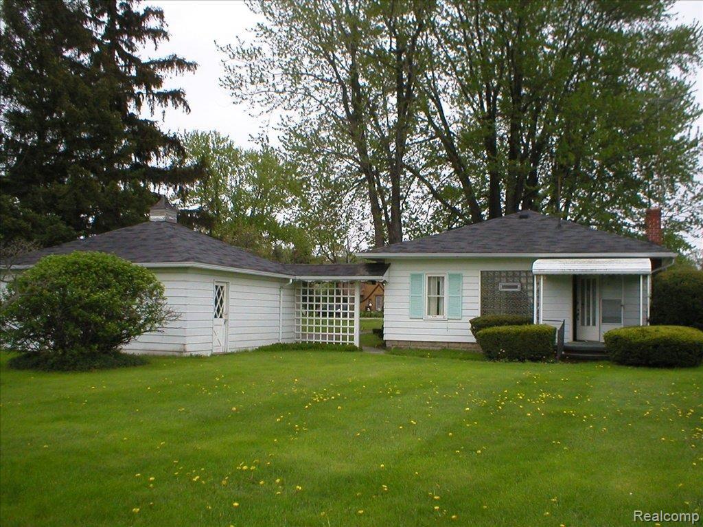 4199 Lapeer Road Burton, MI 48509 - Photo 2 of 3 P1010009