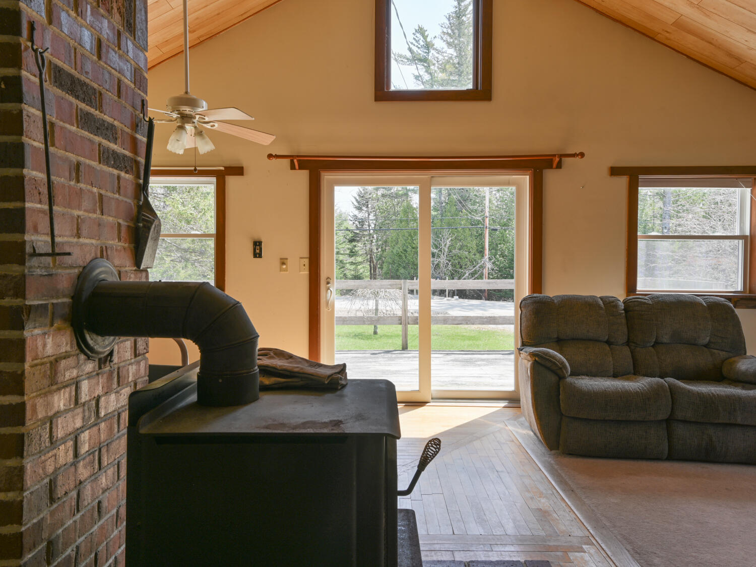 407 East Side Road Hancock, ME 04640 - Photo 15 of 47 Living room