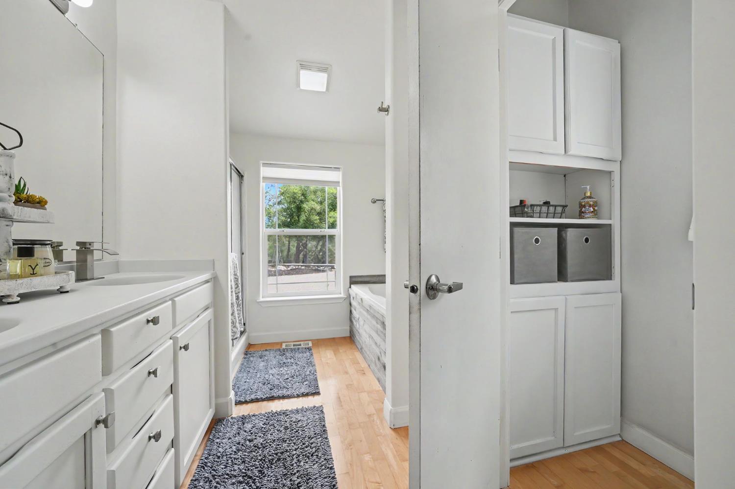 989 Carbondale Road Ione, CA 95640 - Photo 23 of 63 Primary Suite