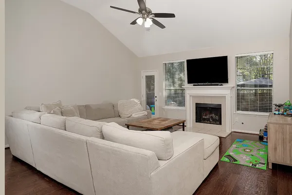 $2,700 | 174 South Winterport Circle, The Woodlands, TX 77382