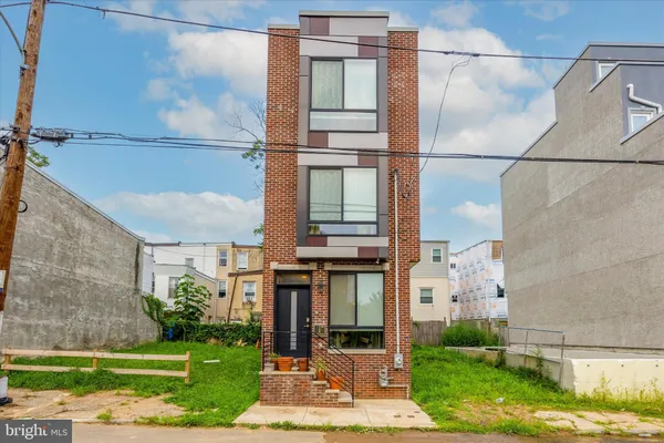 $2,400 | 2137 North Darien Street, Philadelphia, PA 19122
