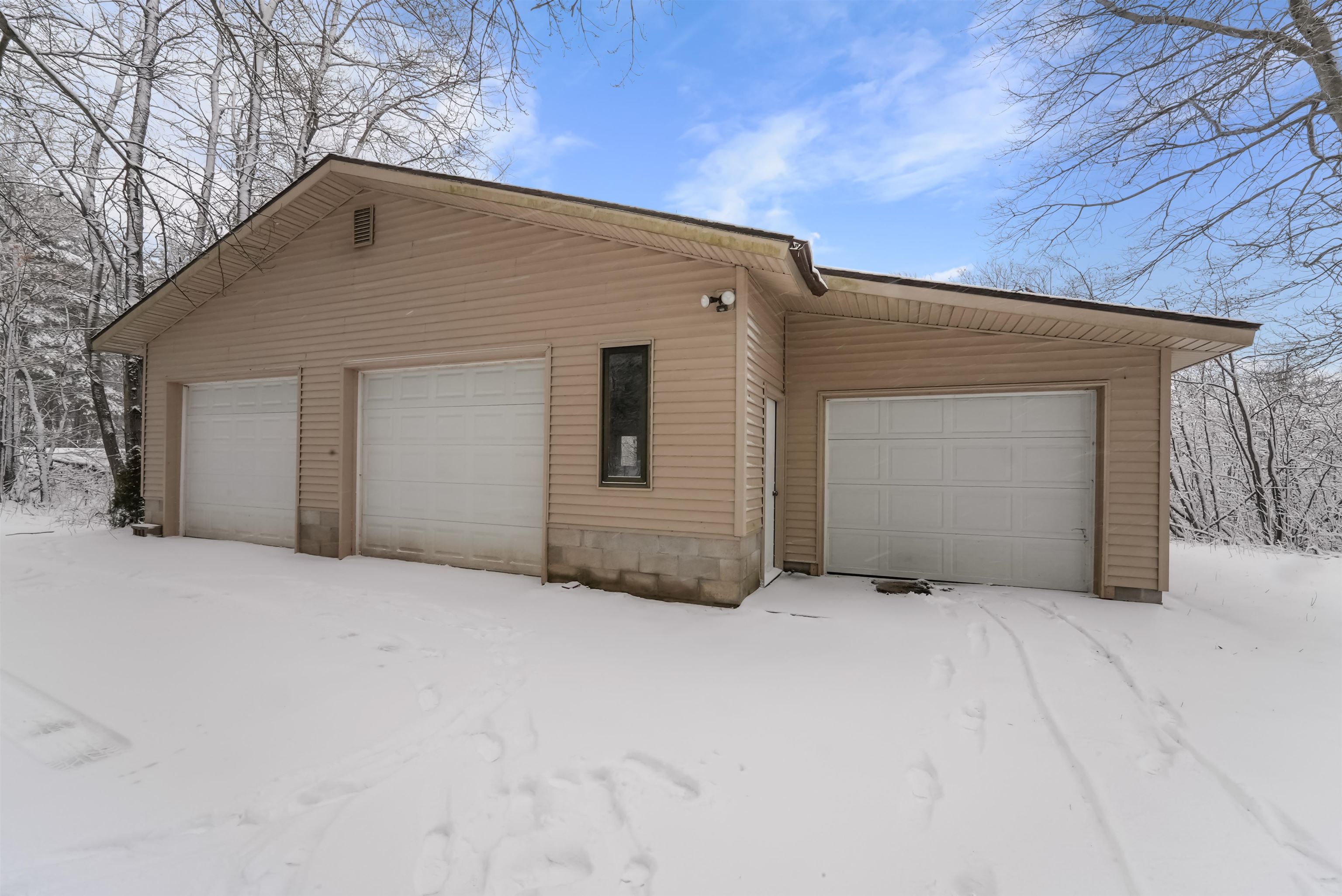2164 South 29 Road Cadillac, MI 49601 - Photo 4 of 32 1897915-3.JPG