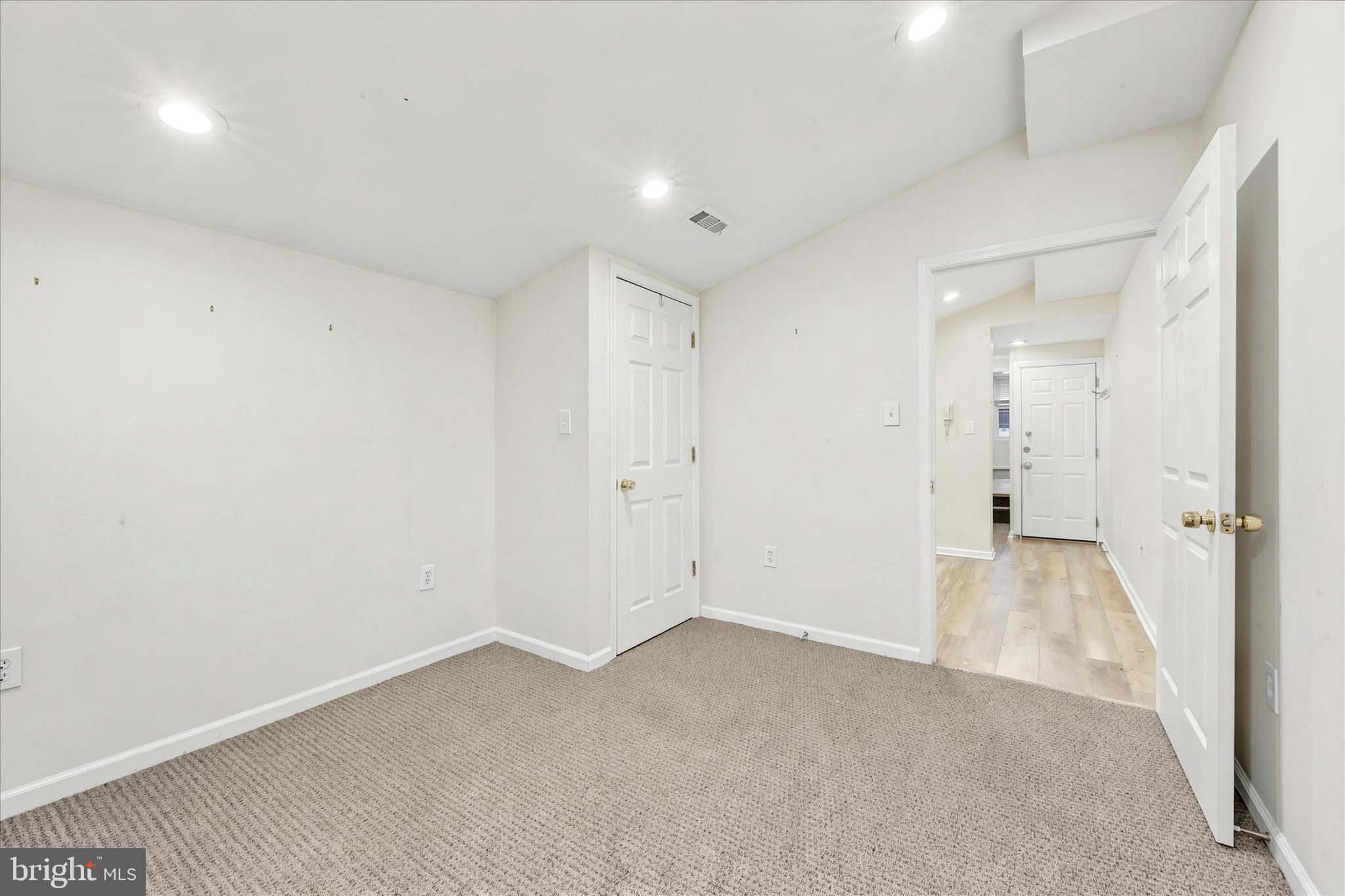33 South 19th Street Philadelphia, PA 19103 - Photo 5 of 15 wooden floor in an empty room