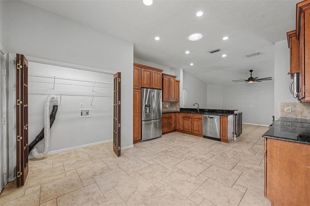 4021 Lithia Ridge Boulevard Valrico, FL 33596 - Photo 17 of 48