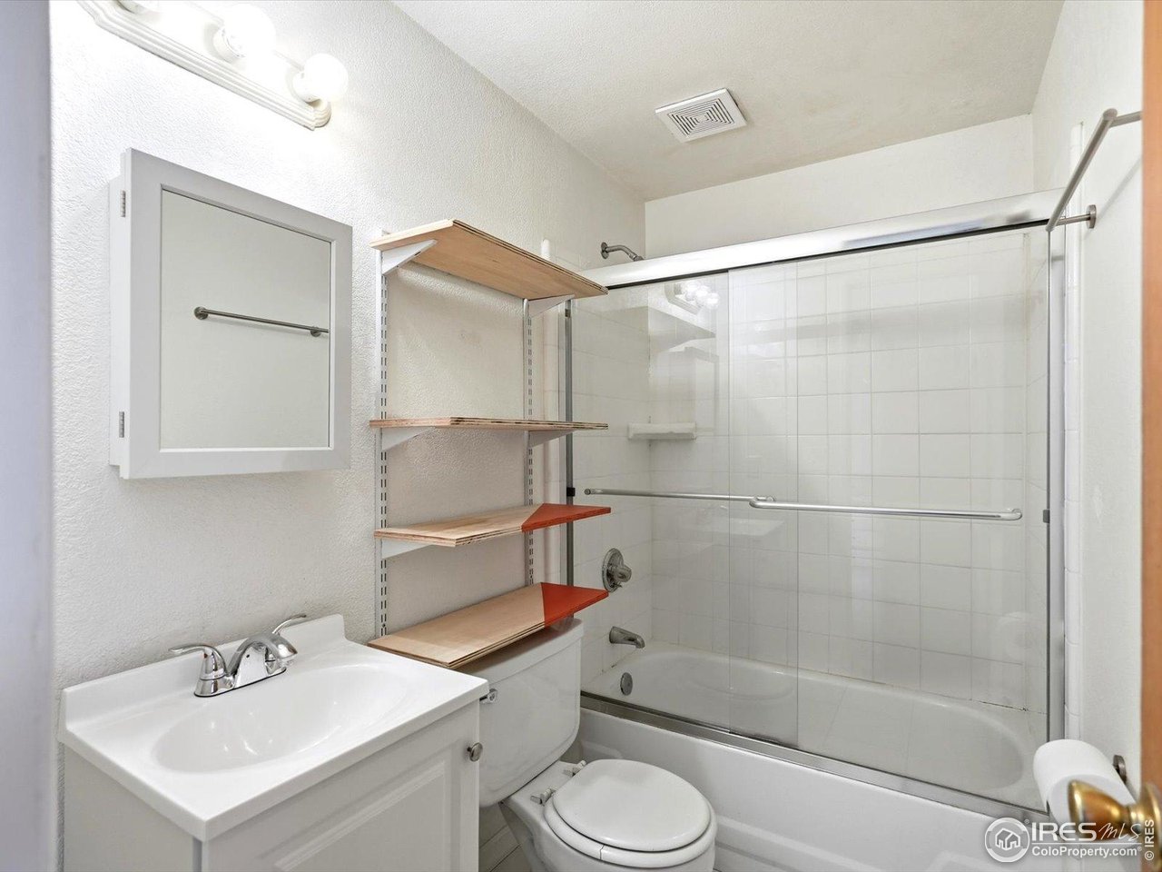 4855 Edison Avenue, Unit A Boulder, CO 80301 - Photo 18 of 44 Full bath