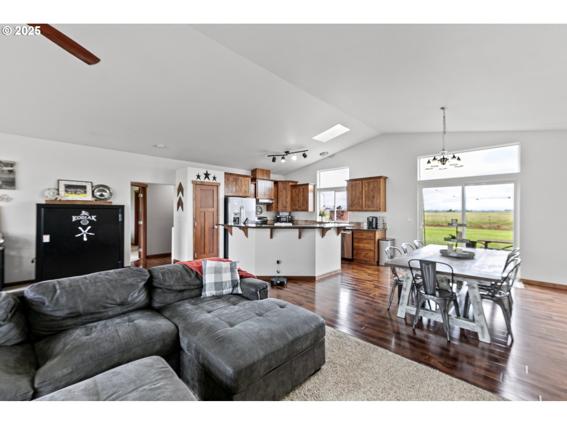 31903 Herman Road Eugene, OR 97408 - Photo 13 of 42 Gallery Image 13