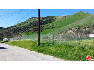 29010 Paradise Road Val Verde, CA 91384 - Photo 9 of 10 Gallery Image 9