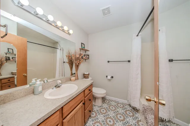 $485,000 | 1782 Sycamore Court, Saline, MI 48176