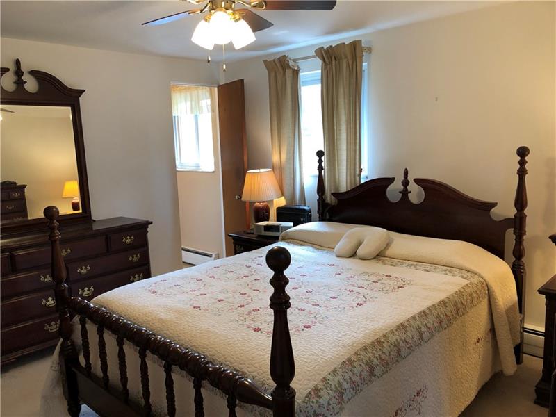 103 Elm Road Pittsburgh, PA 15237 - Photo 11 of 23 MASTER BEDROOM WITH PRIVATE FULL BATH!