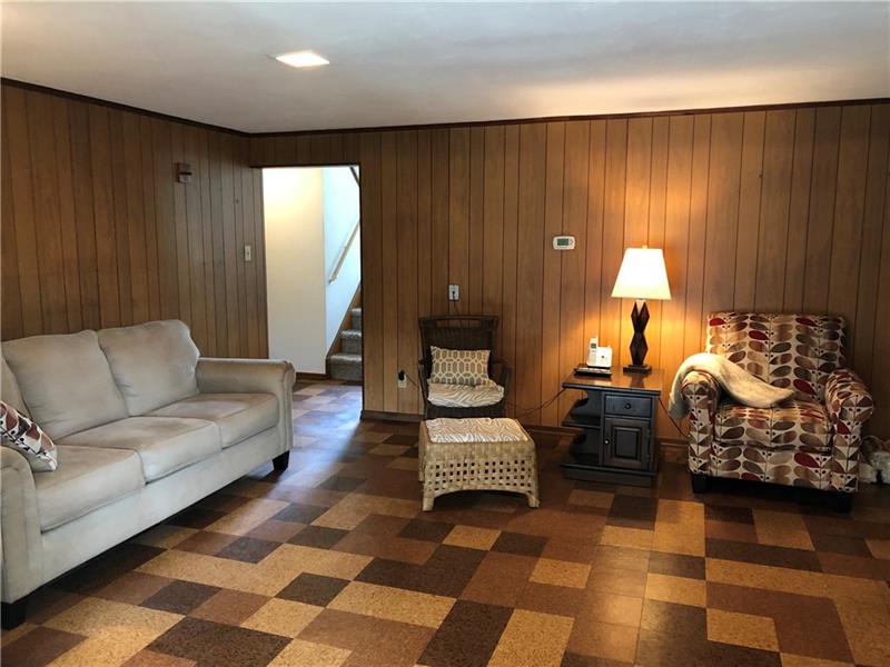103 Elm Road Pittsburgh, PA 15237 - Photo 17 of 23 Gallery Image 17
