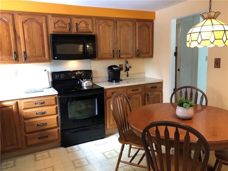 103 Elm Road Pittsburgh, PA 15237 - Photo 9 of 23 EAT IN KITCHEN. ALL APPLIANCES INCLUDED!!