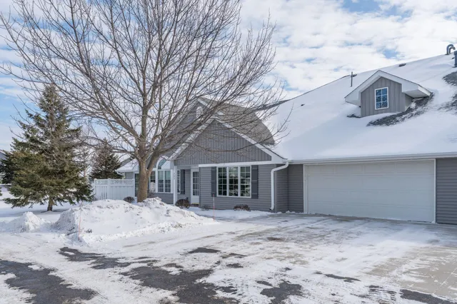 $399,900 | 731 Grayhawk Circle, Mankato, MN 56001