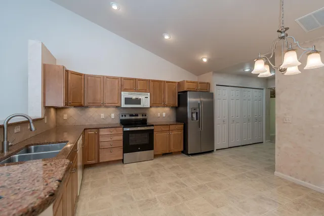 $399,900 | 731 Grayhawk Circle, Mankato, MN 56001