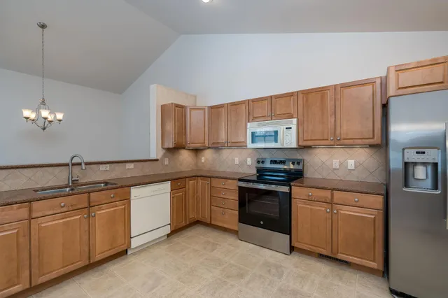 $399,900 | 731 Grayhawk Circle, Mankato, MN 56001