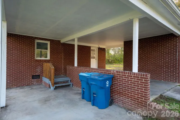 $205,000 | 3502 1st Ave Circle Northwest, Hickory, NC 28601
