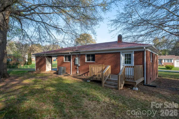 $205,000 | 3502 1st Ave Circle Northwest, Hickory, NC 28601
