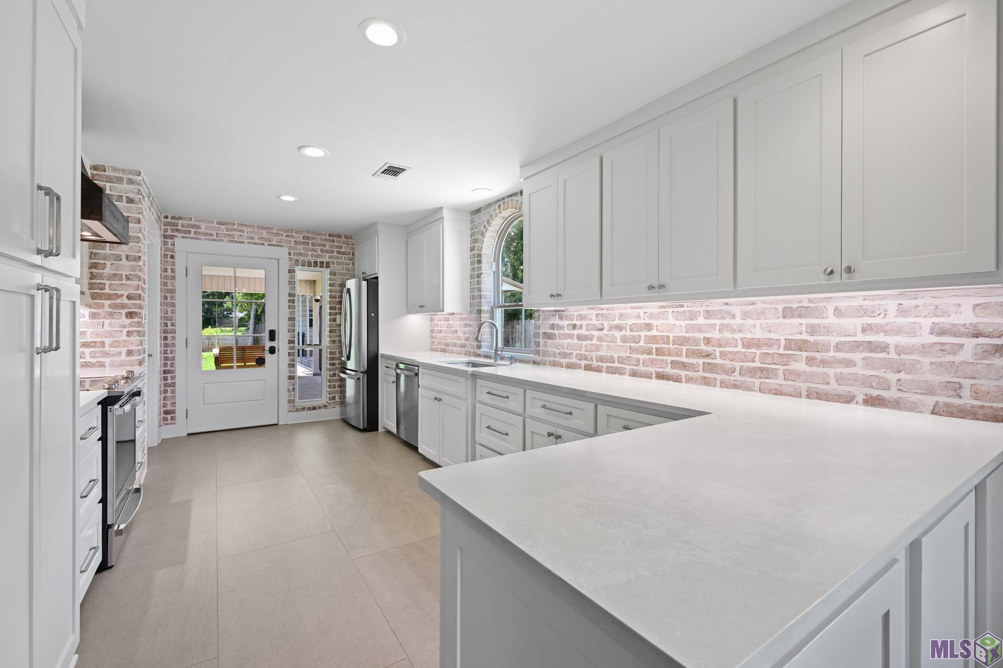 14173 Troy Duplessis Road Gonzales, LA 70737 - Photo 10 of 22