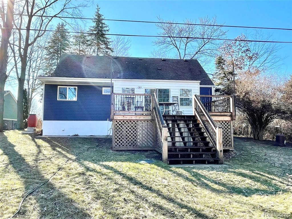 1380 Ladd Road Walled Lake, MI 48390 - Photo 19 of 21
