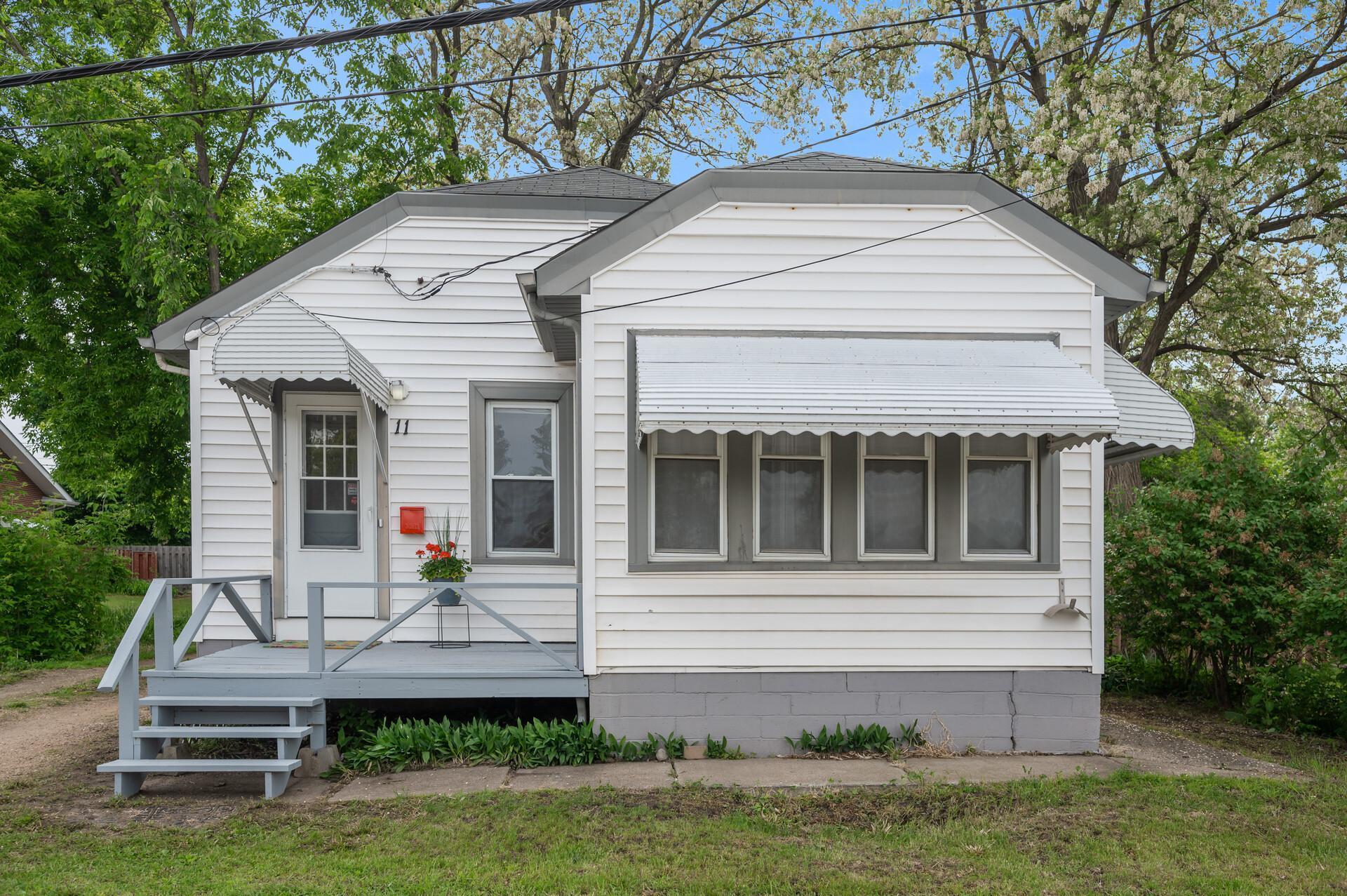 11 Blake Rd South  