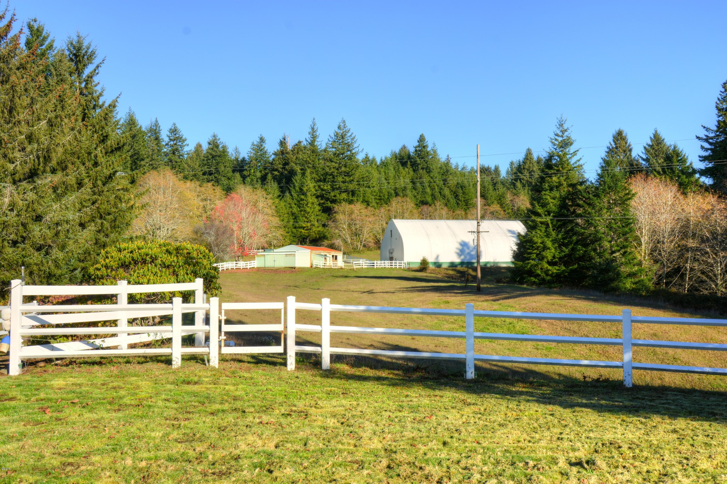 3220 North Bayview Road Waldport, OR 97394 - Photo 29 of 50 Barn and Arena