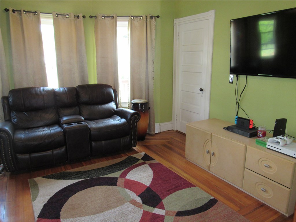 10 Chestnut Street Pawtucket, RI 02860 - Photo 14 of 33 Gallery Image 14