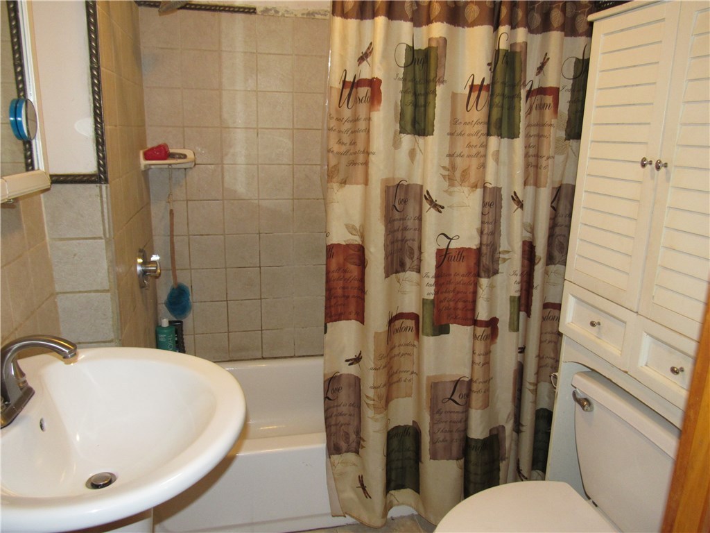 10 Chestnut Street Pawtucket, RI 02860 - Photo 18 of 33 Gallery Image 18