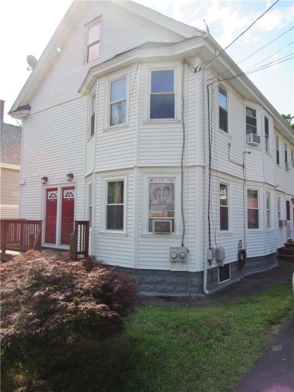 10 Chestnut Street Pawtucket, RI 02860 - Photo 2 of 33 Gallery Image 2