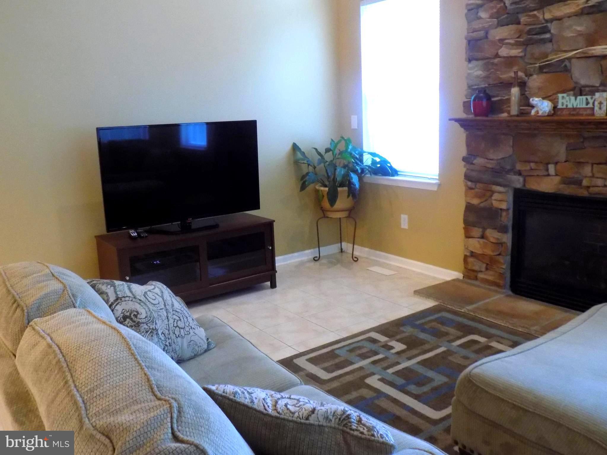 4600 Runnymeade Road Owings Mills, MD 21117 - Photo 8 of 29 Family Room