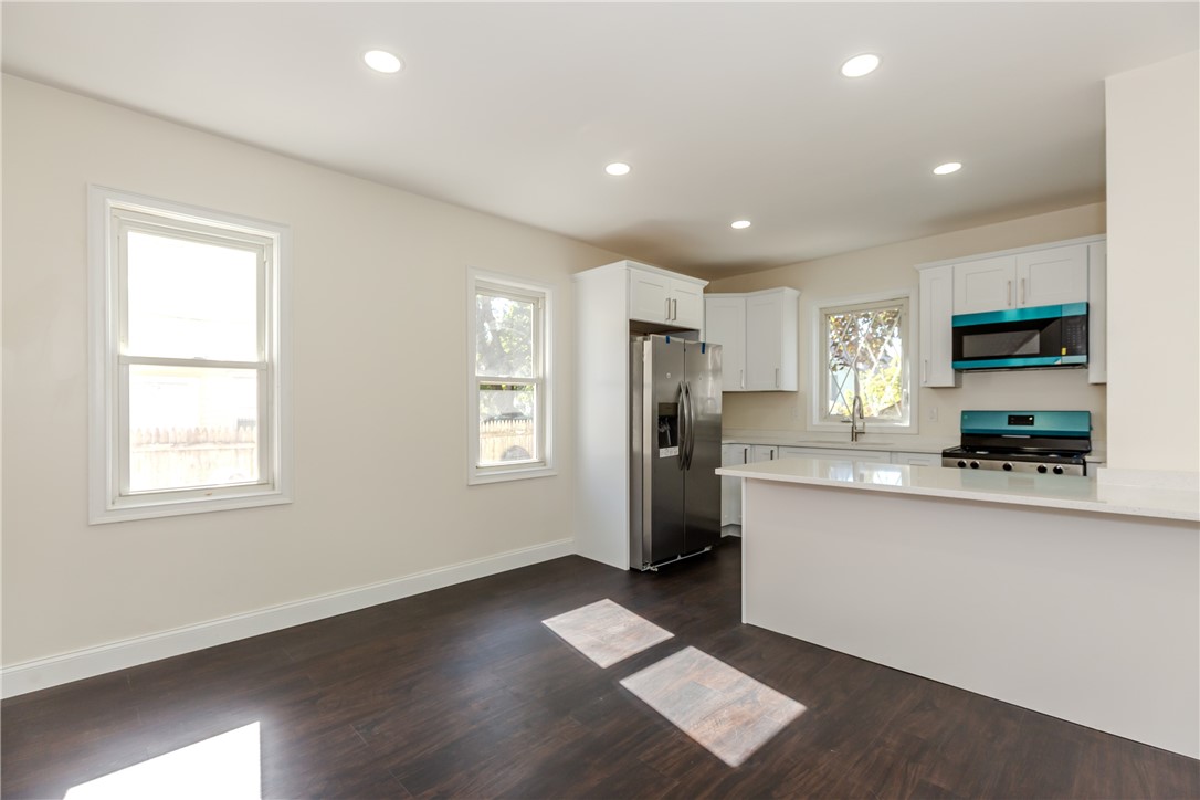 73 Maple Avenue Johnston, RI 02919 - Photo 9 of 50