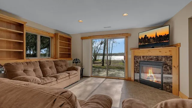$839,900 | 25399 Daventry Road, Paynesville, MN 56362