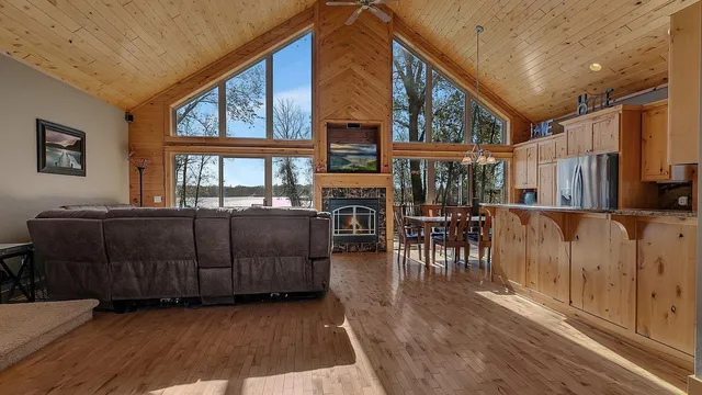 $839,900 | 25399 Daventry Road, Paynesville, MN 56362