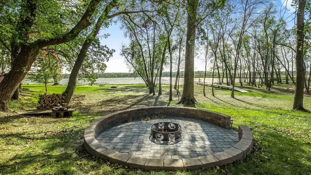 $839,900 | 25399 Daventry Road, Paynesville, MN 56362