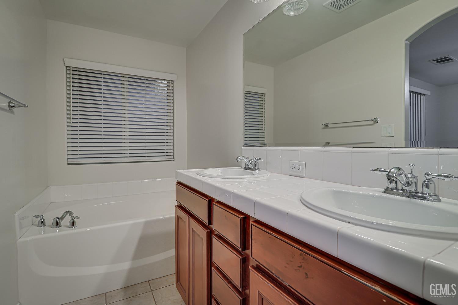 Undisclosed Address Bakersfield, CA 93314 - Photo 23 of 27