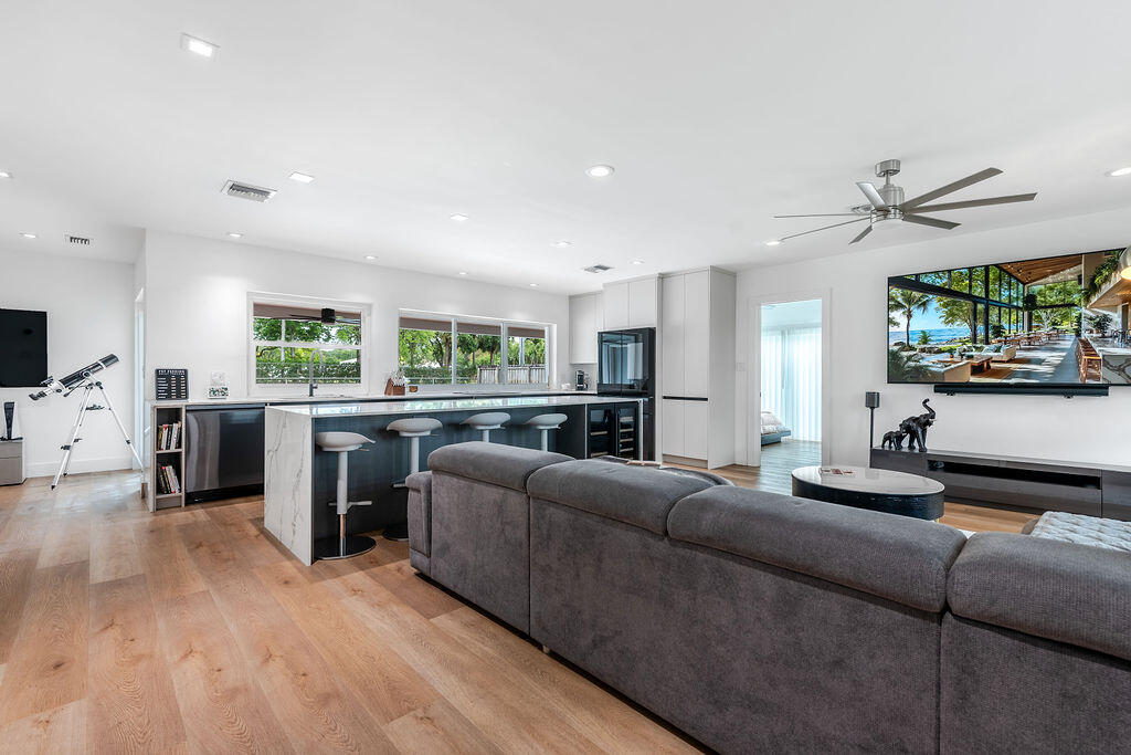 115 St Cloud Lane Boca Raton, FL 33431 - Photo 22 of 35 115StCloudLaneBocaRaton-35