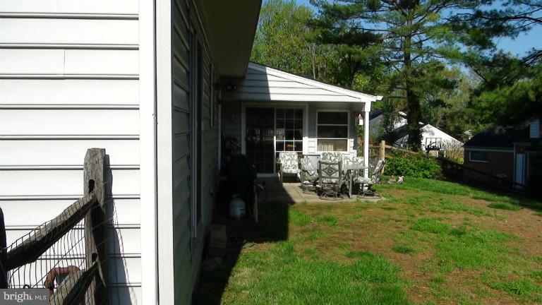 9205 Wooden Bridge Road Potomac, MD 20854 - Photo 11 of 25 Exterior (Rear)