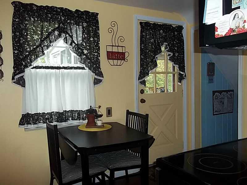 4208 Greenridge Road Castle Shannon, PA 15234 - Photo 5 of 20 Kitchen.