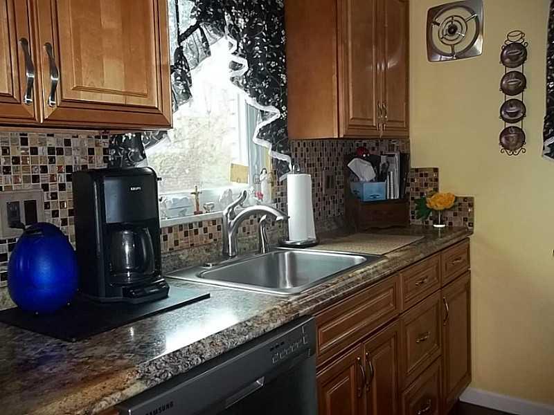 4208 Greenridge Road Castle Shannon, PA 15234 - Photo 6 of 20 Kitchen.