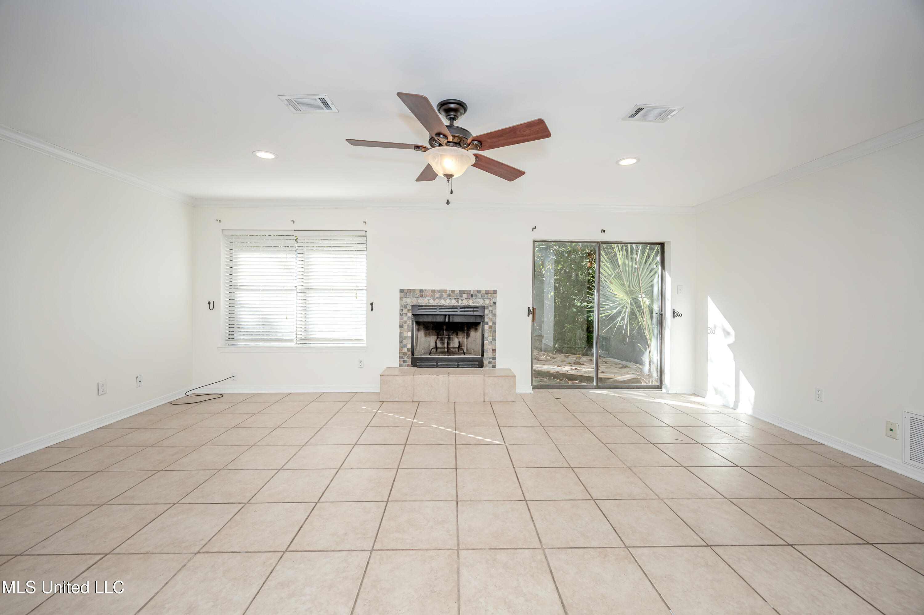 205 Halstead Road Ocean Springs, MS 39564 - Photo 11 of 31 IMG_3089
