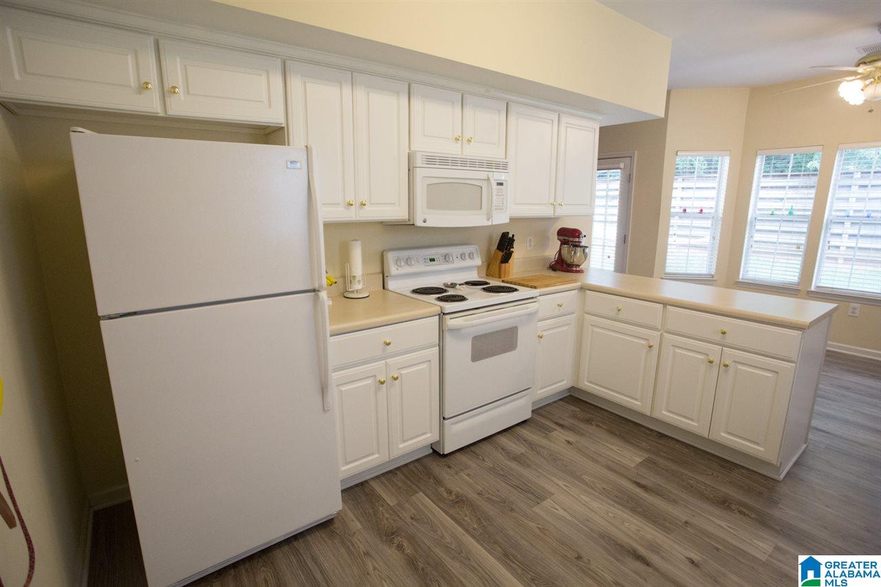 8715 Cedar Springs Circle Leeds, AL 35094 - Photo 17 of 47