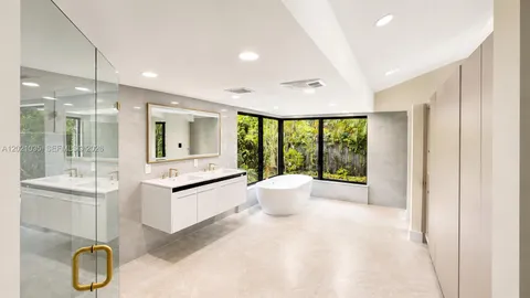 $1,900,000 | 2765 Northeast 35th Drive, Fort Lauderdale, FL 33308
