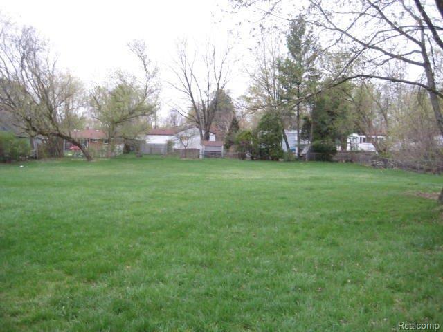 207 East Road Holly, MI 48442 - Photo 10 of 25 264-018276 - Backyard.JPG
