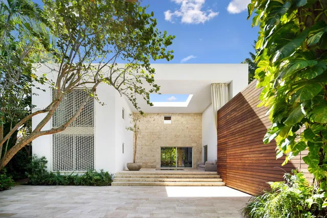 $26,000,000 | 1500 West 23rd Street, Miami Beach, FL 33140