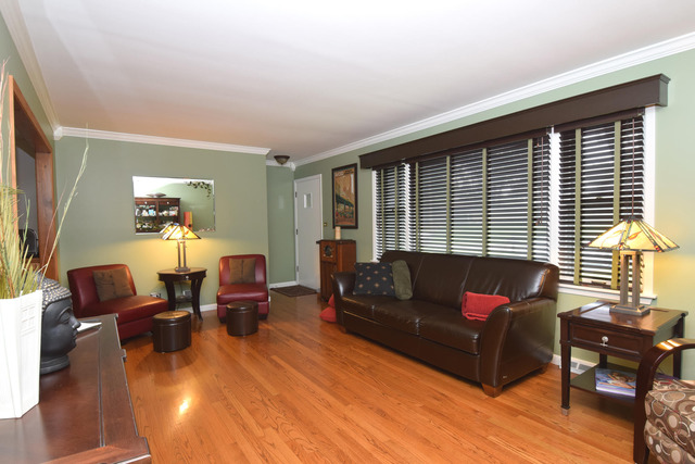 4N355 Walter Road Addison, IL 60101 - Photo 3 of 25