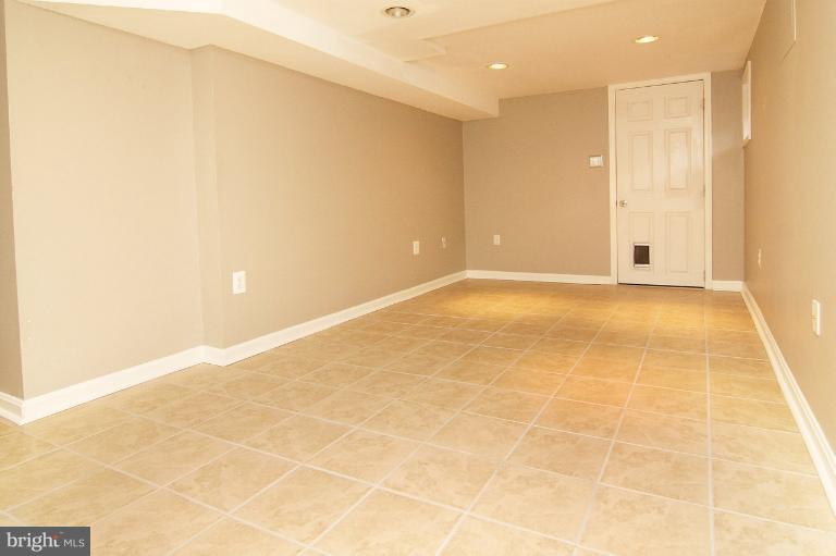 330 Hopkins Road Baltimore, MD 21212 - Photo 23 of 30 a view of an empty room