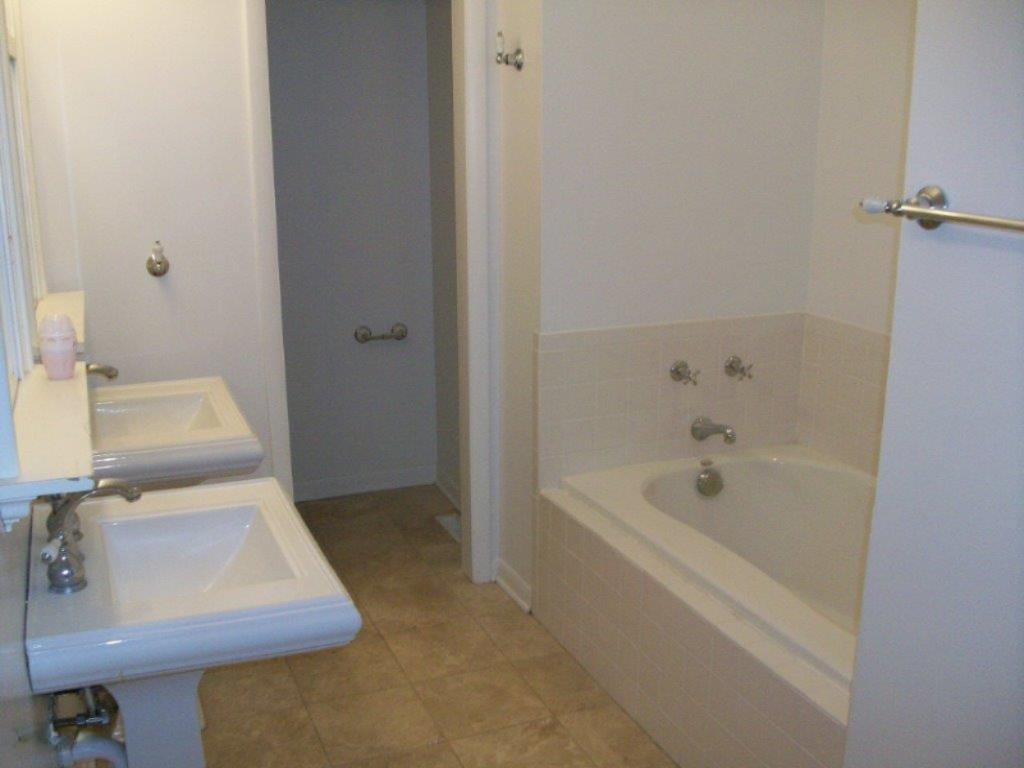 8833 Elm Valley Road Three Oaks, MI 49128 - Photo 14 of 20 100_1248