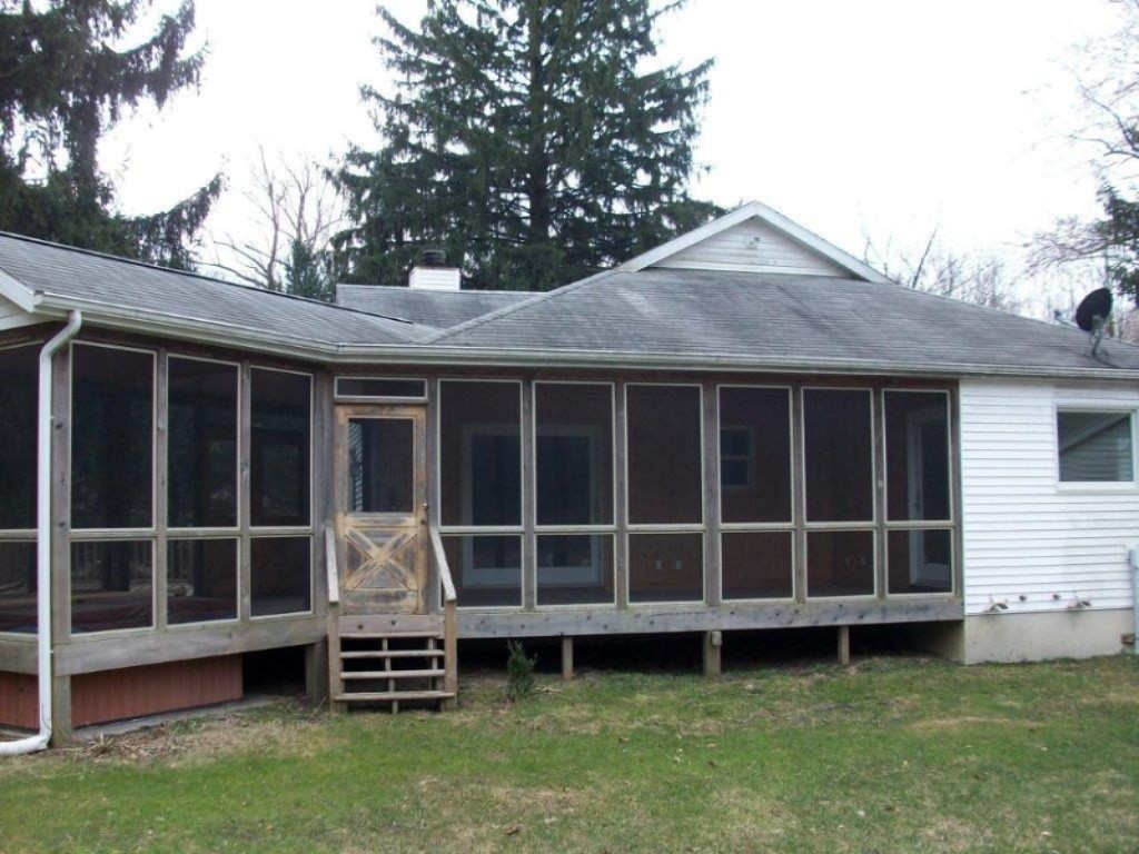 8833 Elm Valley Road Three Oaks, MI 49128 - Photo 3 of 20 100_1222