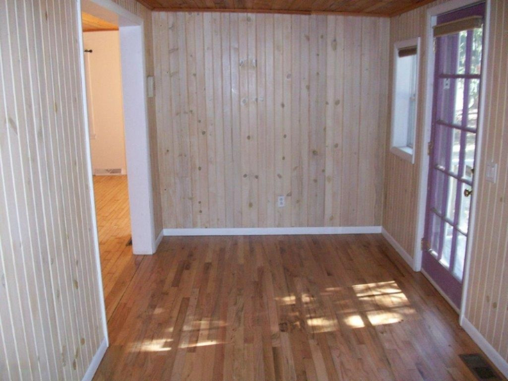 8833 Elm Valley Road Three Oaks, MI 49128 - Photo 4 of 20 100_1240