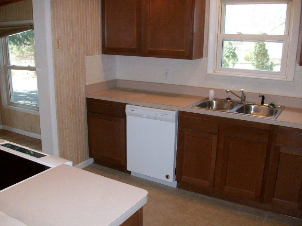 8833 Elm Valley Road Three Oaks, MI 49128 - Photo 6 of 20 100_1238