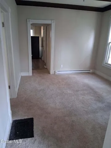 $1,200 | 185 Market Street, Unit 1, Amsterdam, NY 12010