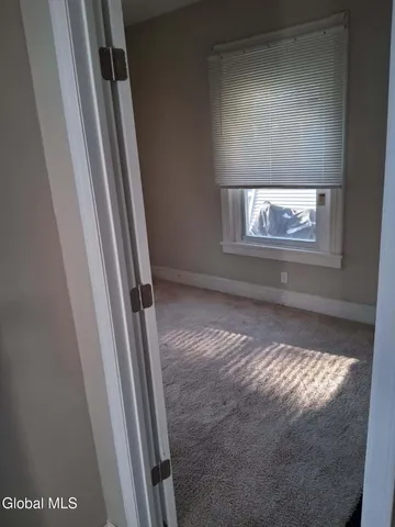 $1,200 | 185 Market Street, Unit 1, Amsterdam, NY 12010